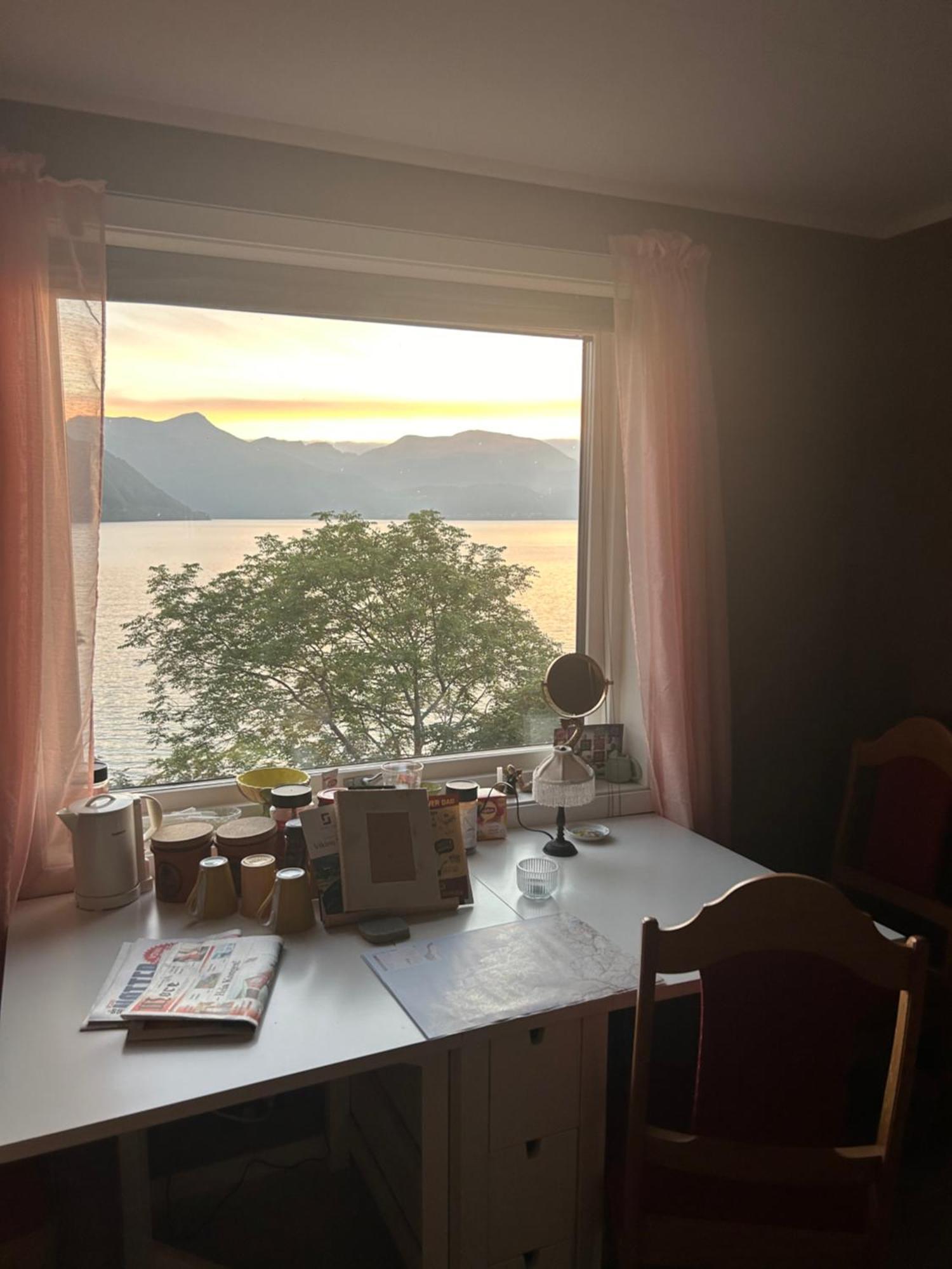 Bed and Breakfast Line Pa Hauane1 Volda Exterior foto